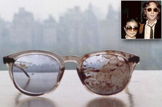 Yoko Ono Tweet Foto Kacamata Berdarah milik John Lennon